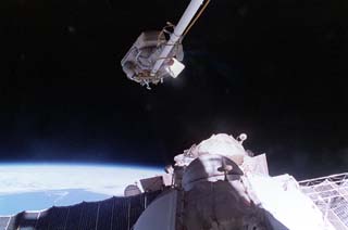  Mir-18 spacewalk 